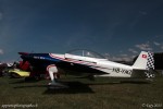 Une exposition au sol d'anciens et de nouveaux avions