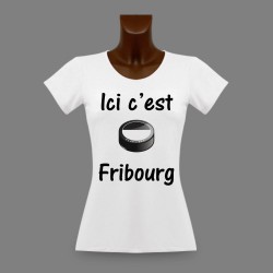 T-Shirt Dame moulant - puck de hockey - Ici c'est Fribourg