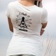 I am a meditating Girl ꕤ Je suis une fille méditative ꕤ T-Shirt dame, silhouette d'une femme lévitant en position du Lotus