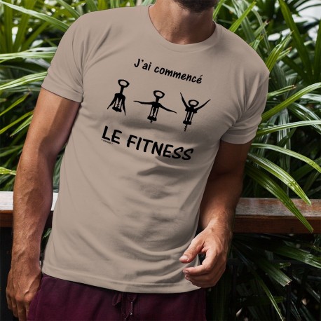 J'ai commencé le Fitness ★ T-Shirt apéro humoristique homme tire-bouchon dans 3 positions de gymnastique différentes