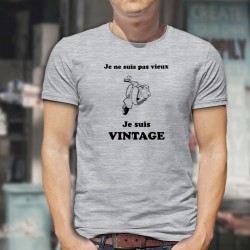 Vintage Vespa ★ Je ne suis pas vieux, je suis vintage ★ T-Shirt humoristique homme avec une Vespa, scooter populaire depuis 1946