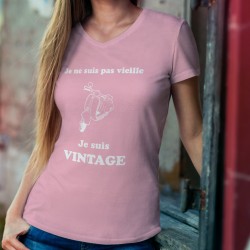 T-shirt coton Dame - Vintage Vespa, scooter italien de légende et texte humoristique "Je ne suis pas vieille, je suis vintage"