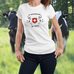 Donna T-shirt - In Switzerland we Trust (crediamo in Svizzera) e due mucche Holstein che circondano lo stemma della Svizzera