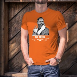 Ma barbe, mon Charme ★ Hipster ★ T-Shirt coton homme avec un hipster à la barbe soignée tenant ciseau et ancienne lame de rasoir