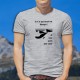 Je n'ai pas besoin de thérapie, je veux juste aller skier ★ T-Shirt humoristique homme avec un skieur sur une montagne