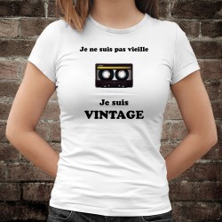 Vintage Cassette audio ⏪⏸⏵⏹ Je ne suis pas vieille, je suis Vintage ⏩ T-Shirt humoristique dame bande magnétique