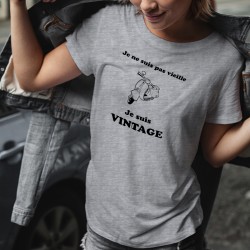 Vintage Vespa ❤ Je ne suis pas vieille ❤ Frauen casual T-Shirt