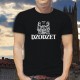 Dzodzet depuis 1481 ★ T-Shirt coton homme  inspiré du logo Cardinal, célèbre marque de bière du canton de Fribourg