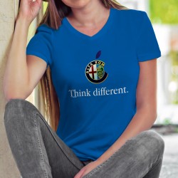 Alfa Romeo Think different ✻ penser différemment ✻ T-Shirt coton dame le logo de Alfa Romeo inspirée d'une marque de smartphones