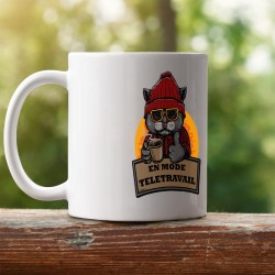 En mode télétravail ★ Chat hipster ★ MUG en céramique, chemise à carreaux, bonnet, lunettes de soleil et tasse de café