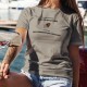 Je déballe le chocolat aussi vite que possible et le savoure aussi lentement que nécessaire ✚ T-Shirt dame phrase culte