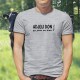 Adjeu don ! ça joue ou bien ? ★ T-Shirt homme, phrase culte romande à traduire par "Salut, comment ça va ?"