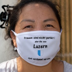 Frauen sind nicht perfekt aber die aus Luzern sind verdammt nah dran ★ Luzerner Wappen ★ Schutzmaske aus Stoff