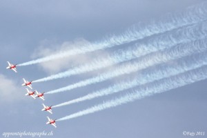 Sion Air Show 2011, la patrouille suisse avec les fumigènes en action