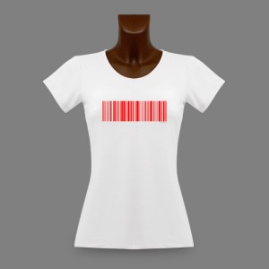 Plus limité, on peut aussi utiliser le code barre sur un tee-shirt. Ici, il porte la mention "Coeur libre"