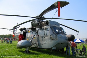 Un hélicoptère Sikorsky S-61A-1 Sea King des forces aériennes dannoise lors de AIR04