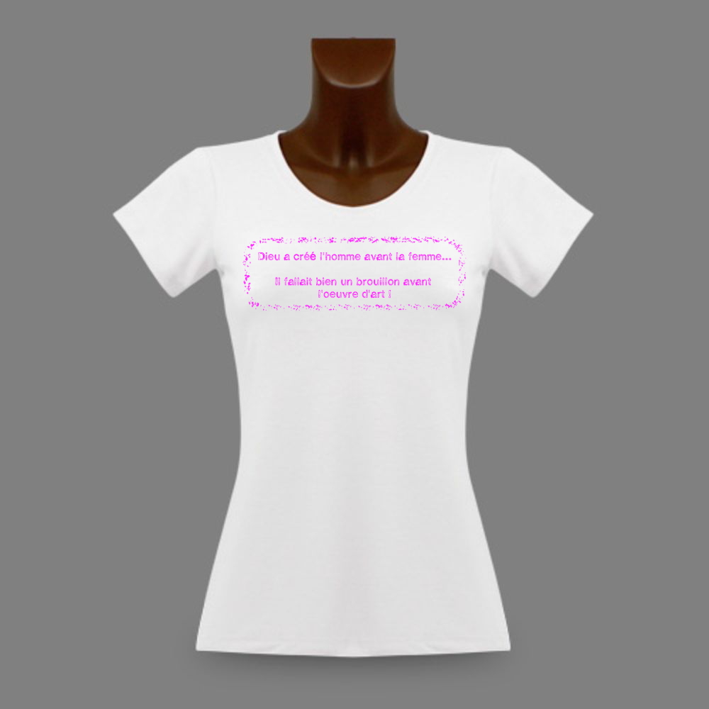 T-shirt slim moulant pour femme - Dieu a créé l'homme avant la femme, couleur Magenta
