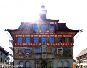 Le Rathaus de Stein am Rhein, construit en 1539. C'est devant lui que se tenaient  les grands marchés hebdomadaires et annuels.