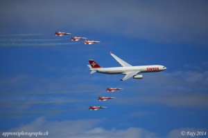 L'Airbus A330 s'est positionné en tête de la patrouille suisse